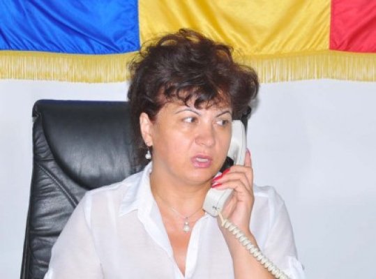 Poliţist filmat de primăriţa din Kogălniceanu în timp ce dormea dus în maşina instituţiei